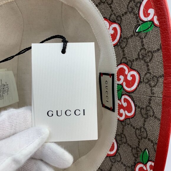NWT Gucci GG Supreme Apple Print Bucket Hat In Red Size XL main image 5